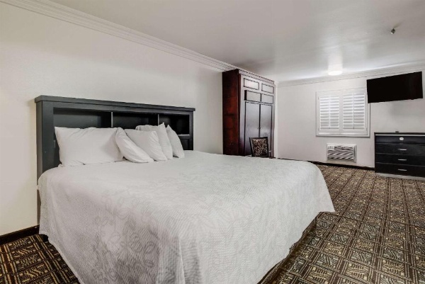 Rodeway Inn Old Town Temecula image 16