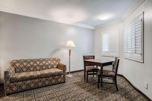 Rodeway Inn Old Town Temecula image 26