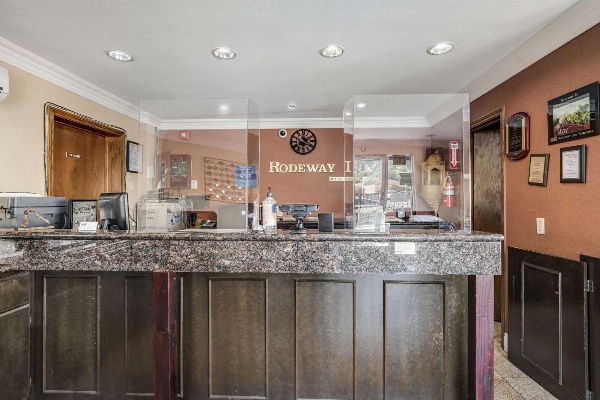 Rodeway Inn Old Town Temecula image 4